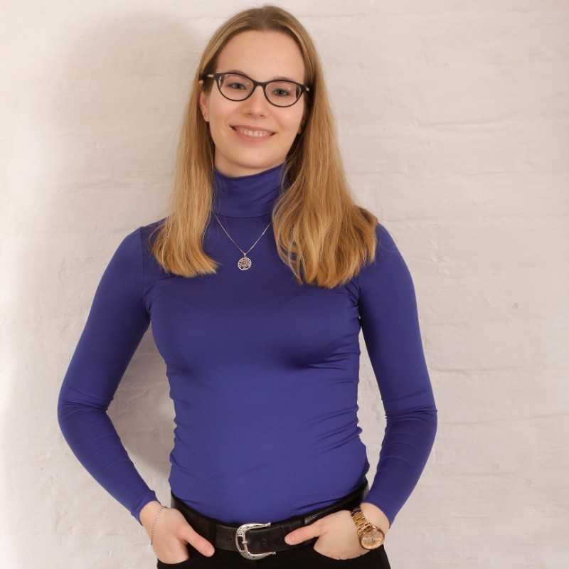 Dr. Rávai Bettina